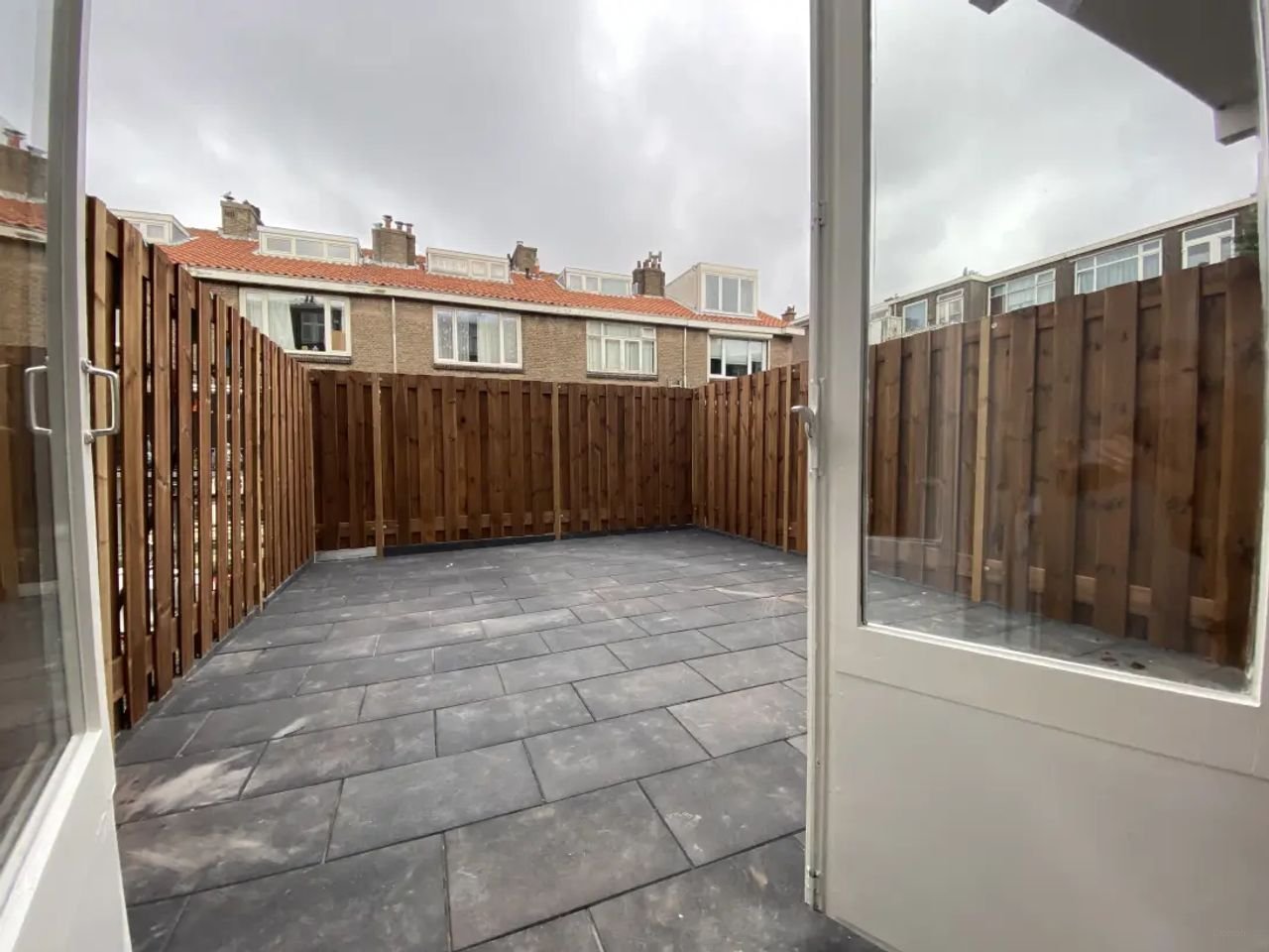 Gemeubileerde studio met tuin in Den Haag - Afbeelding 4