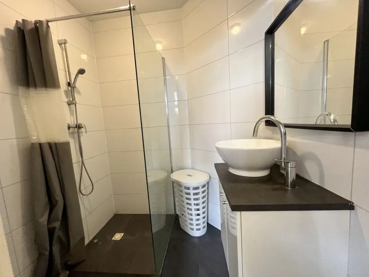 Gemeubileerde studio met tuin in Den Haag - Afbeelding 2