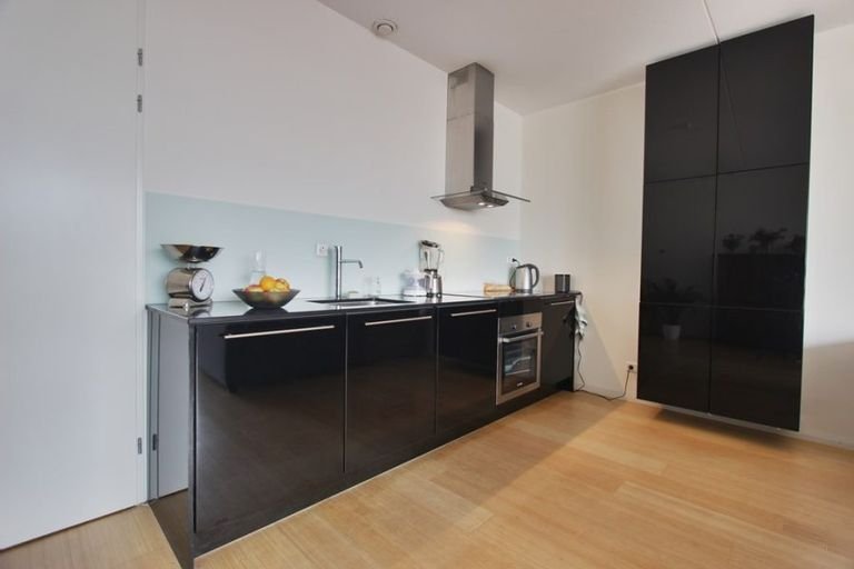 Licht appartement met gym en balkon - Afbeelding 8