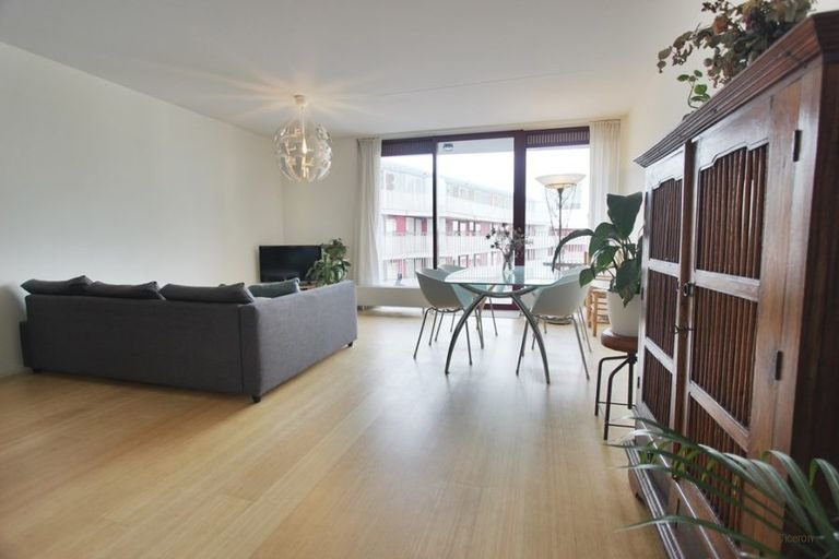 Licht appartement met gym en balkon - Afbeelding 6