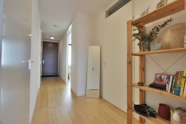 Licht appartement met gym en balkon - Afbeelding 17