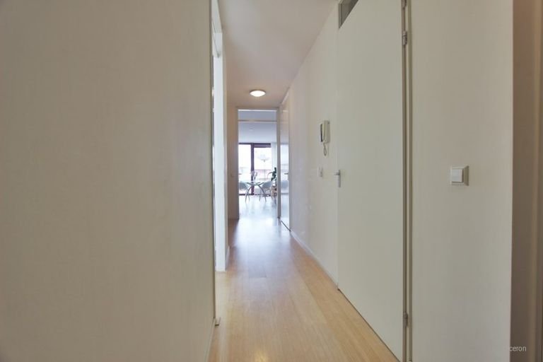 Licht appartement met gym en balkon - Afbeelding 16