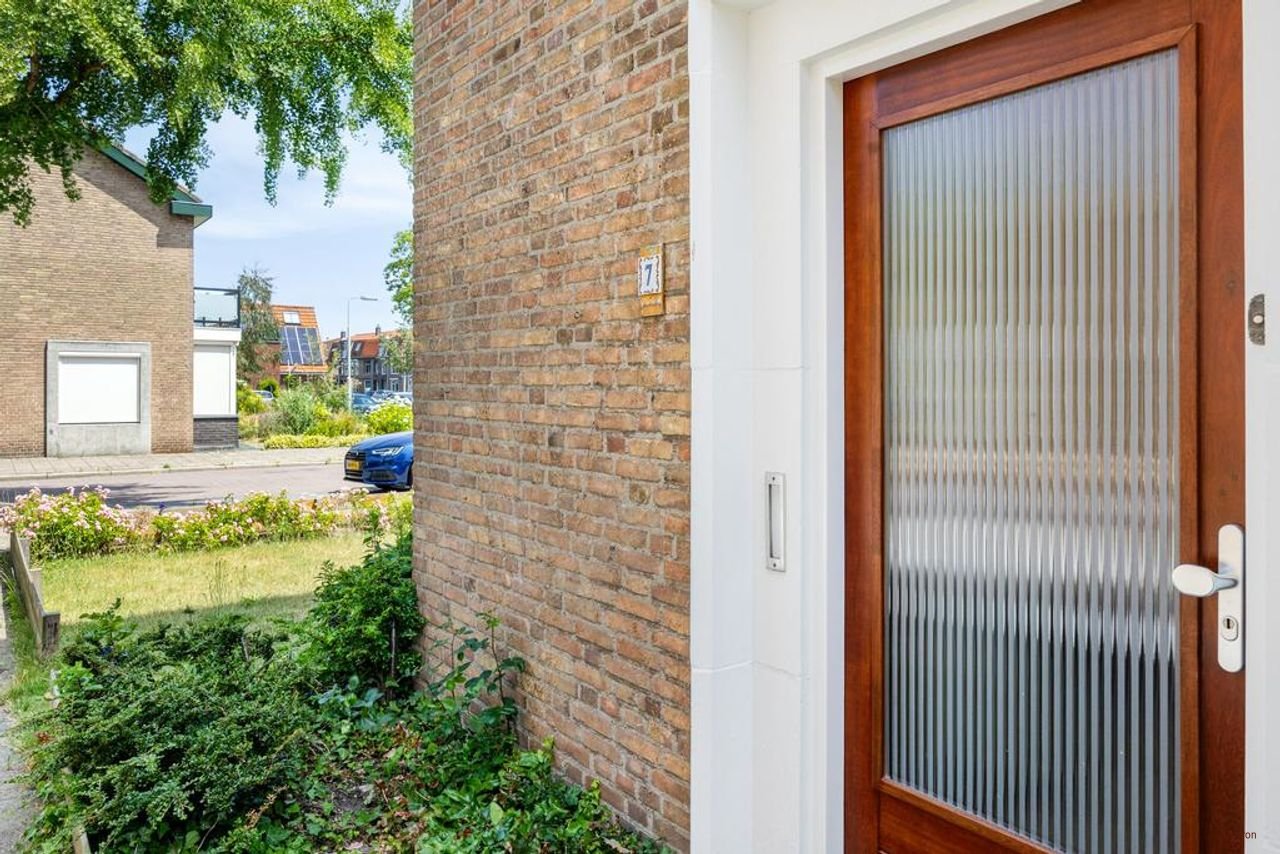 Renovated 5-bedroom house in Meilust - Image 5