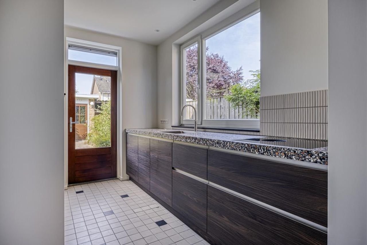 Renovated 5-bedroom house in Meilust - Image 18