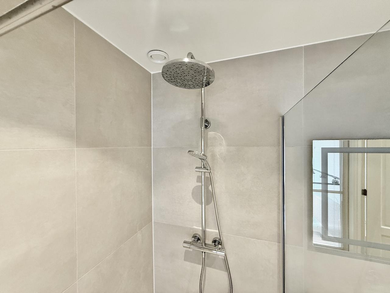 90m² apartment with garden in De Pijp - Image 16