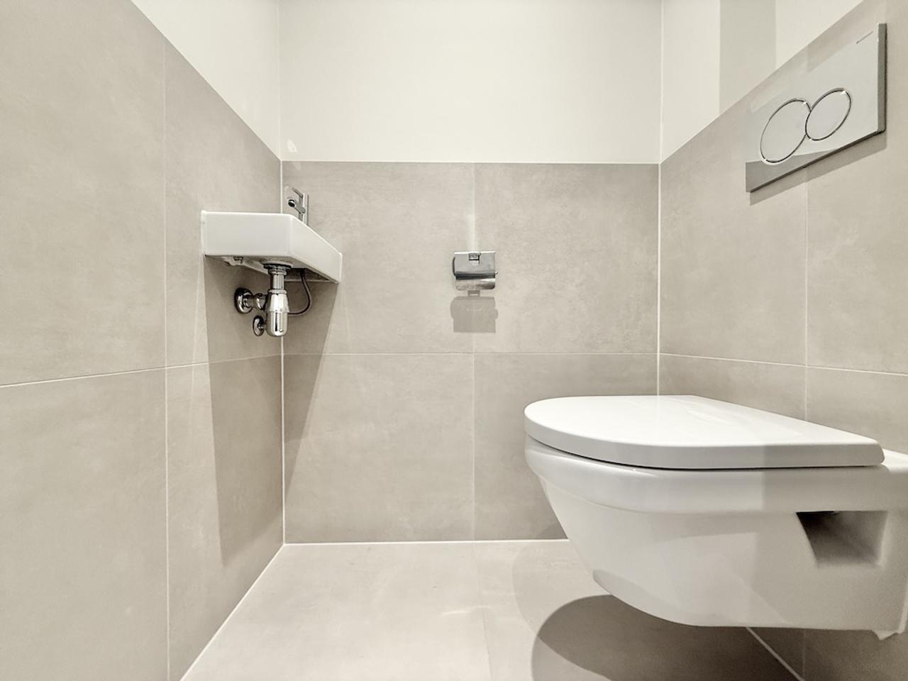 90m² apartment with garden in De Pijp - Image 17