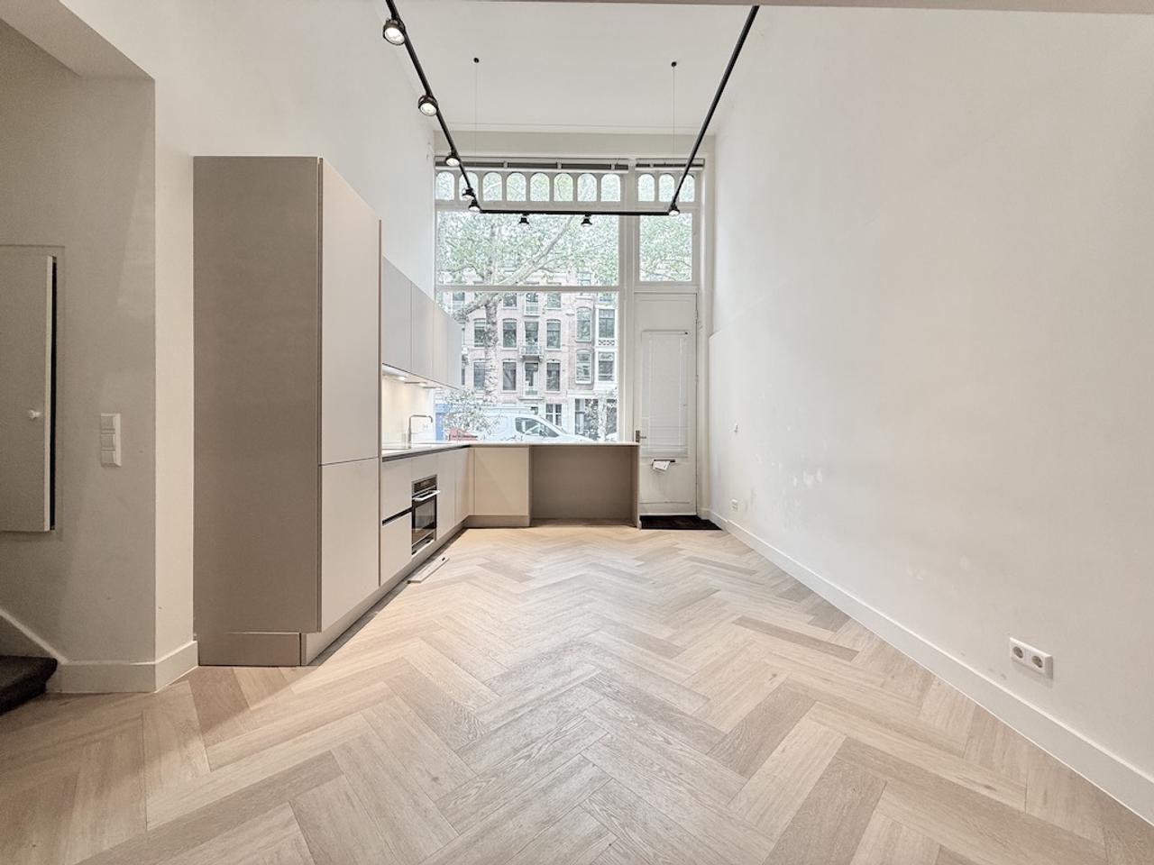 90m² apartment with garden in De Pijp - Image 4