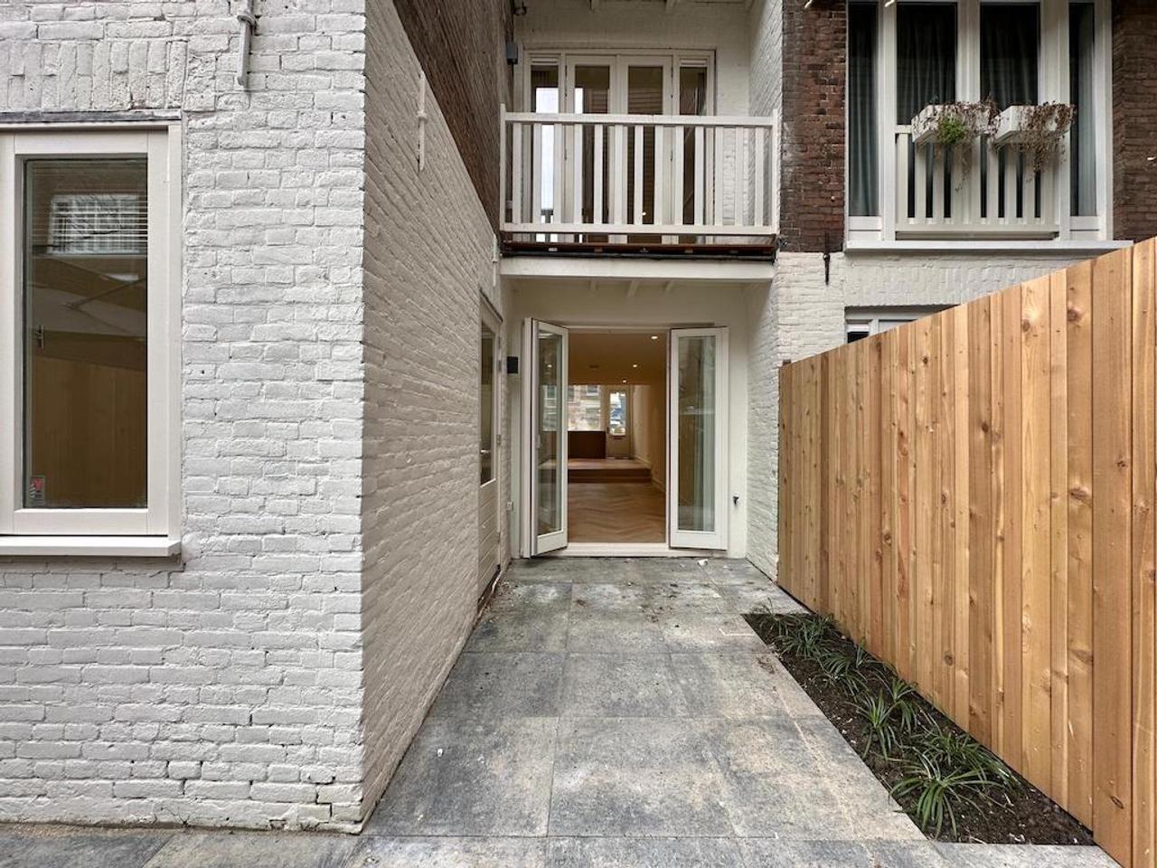 90m² apartment with garden in De Pijp - Image 6