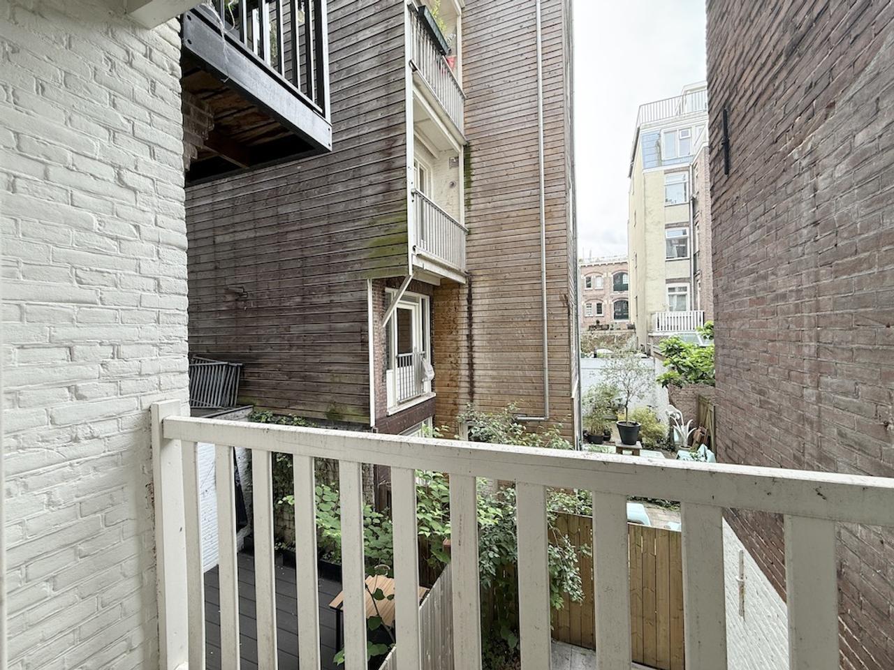 90m² apartment with garden in De Pijp - Image 12