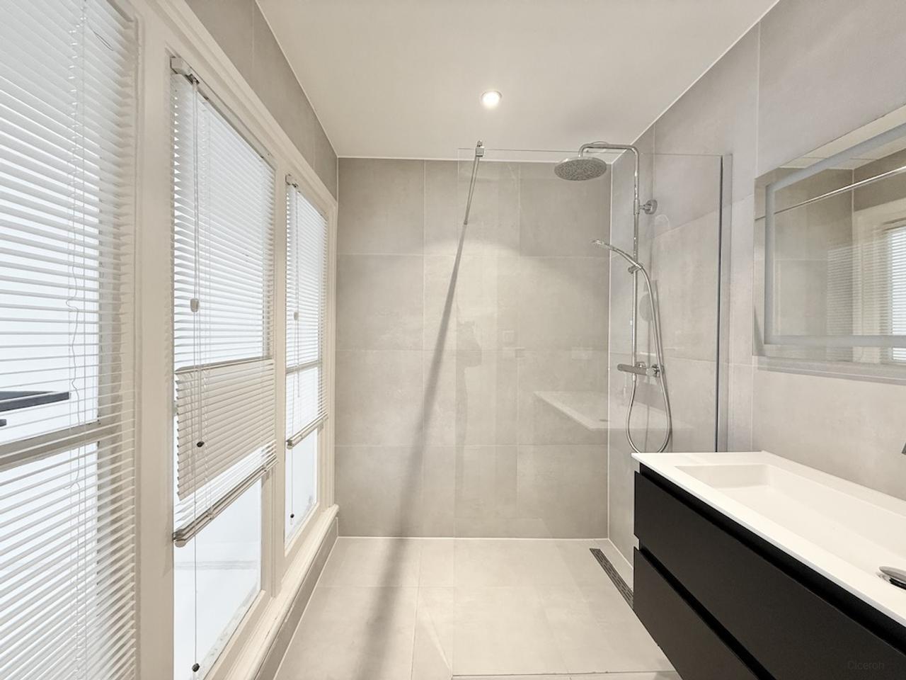 90m² apartment with garden in De Pijp - Image 15