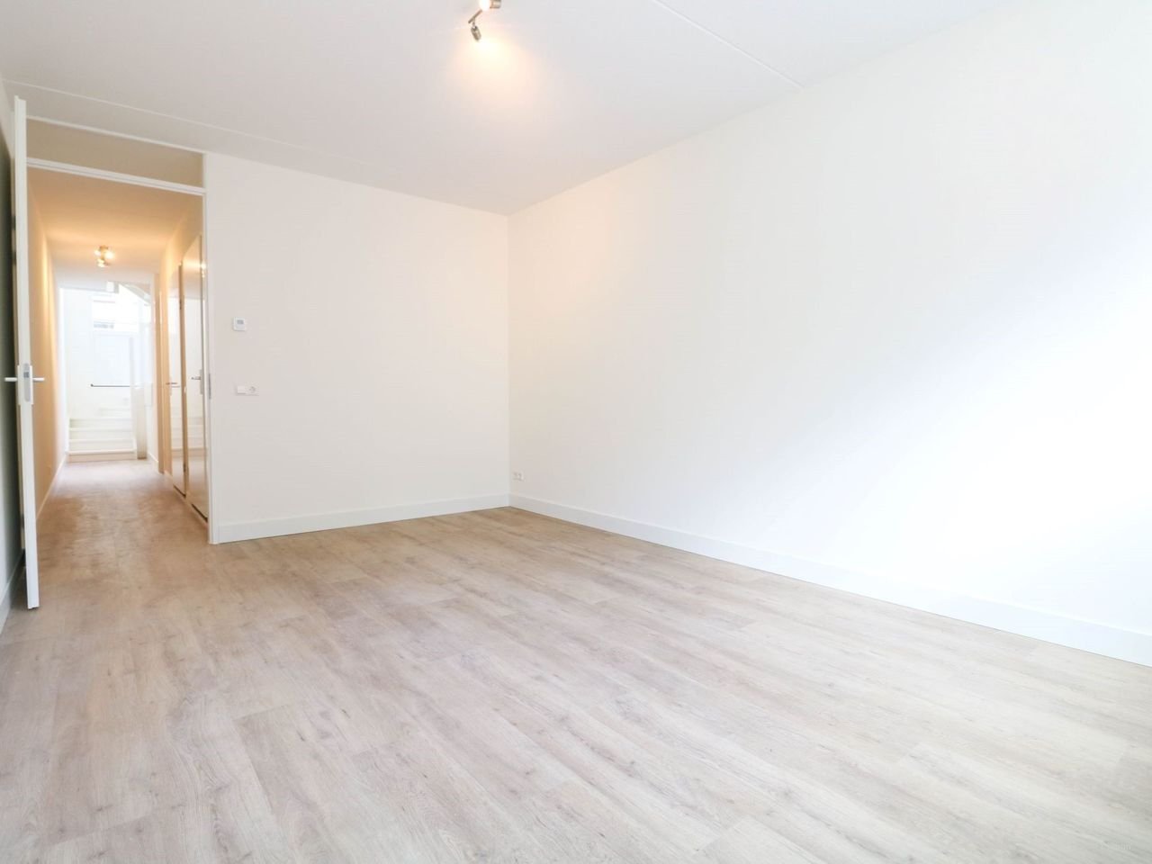 Modern maisonette in Zeeheldenkwartier - Image 10