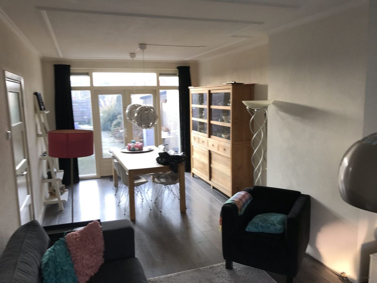 Characteristic house with sunny garden - Image 3