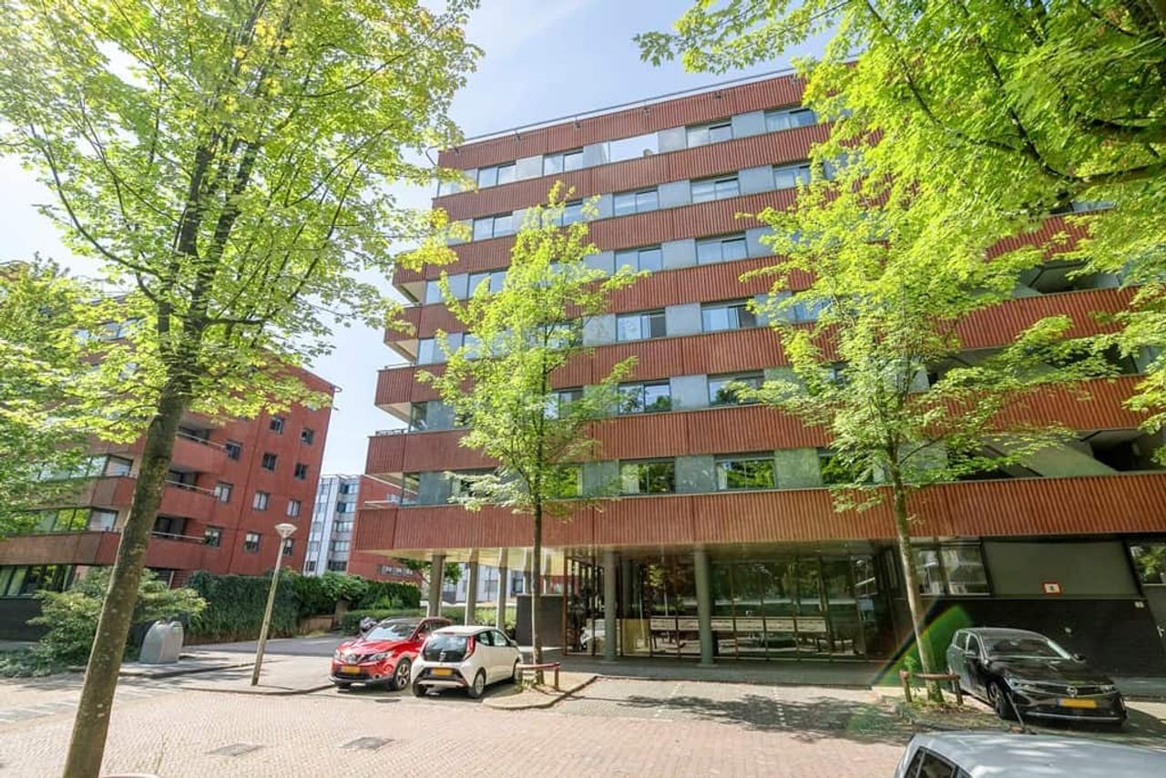 Spacious living in Amstelveen City Centre - Image 24
