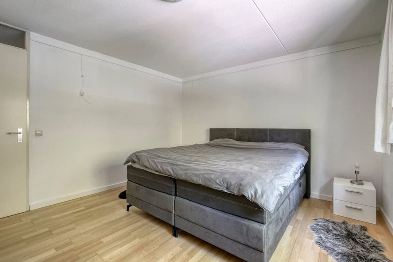 Spacious living in Amstelveen City Centre - Image 11