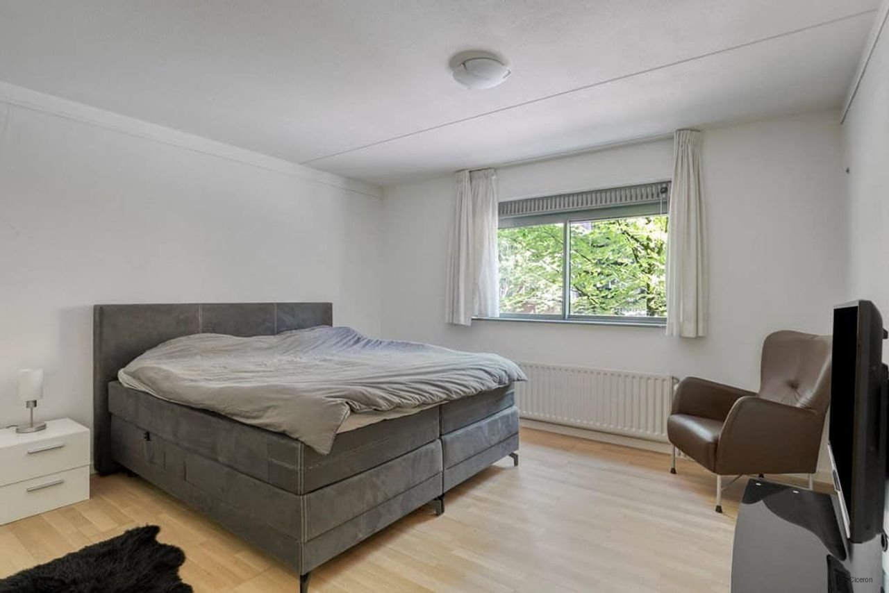 Spacious living in Amstelveen City Centre - Image 10