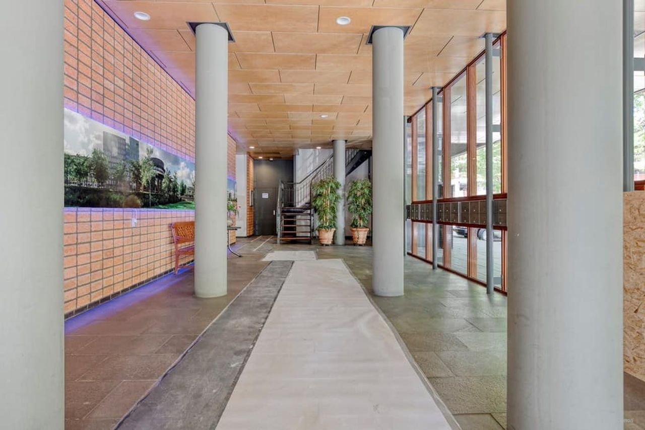 Spacious living in Amstelveen City Centre - Image 23