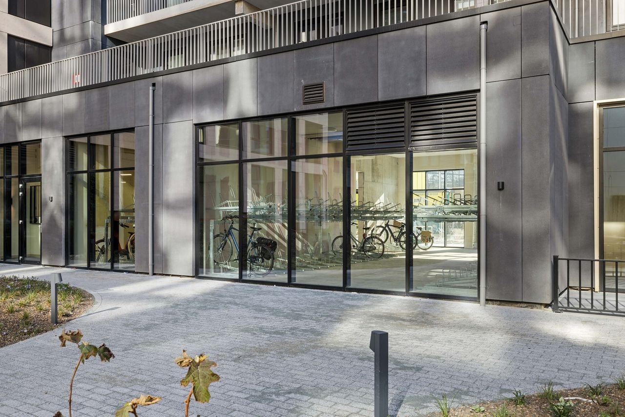 Luxury top-floor apartment in Hyde Park - Image 36