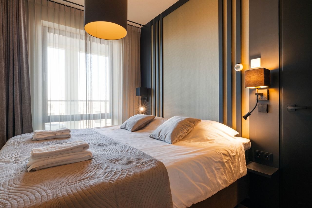 Luxury top-floor apartment in Hyde Park - Image 6