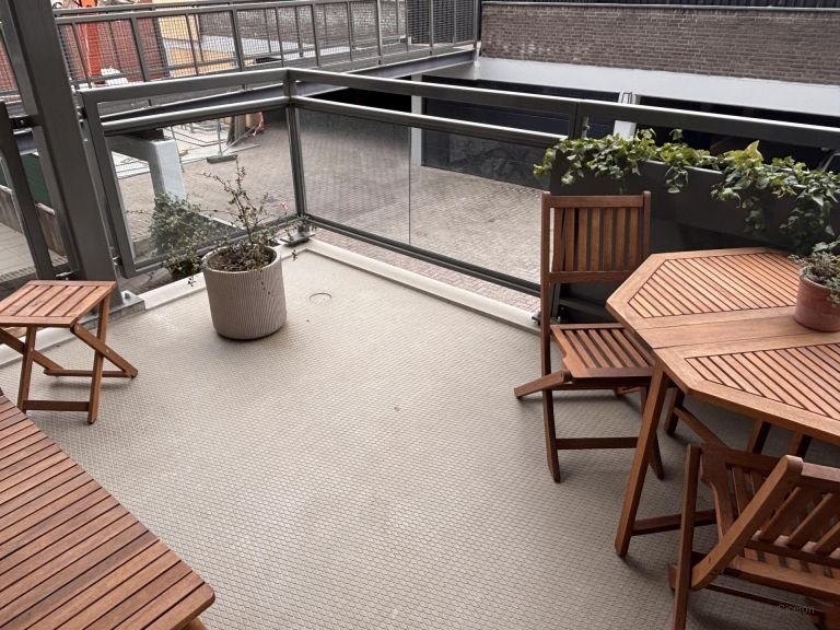 Modern apartment with private parking space - Image 20