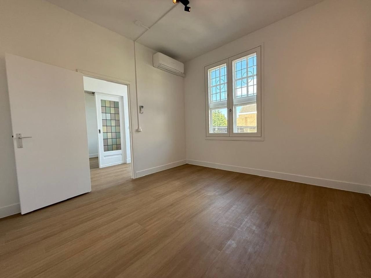 Renovated apartment in the heart of Dordrecht - Image 19