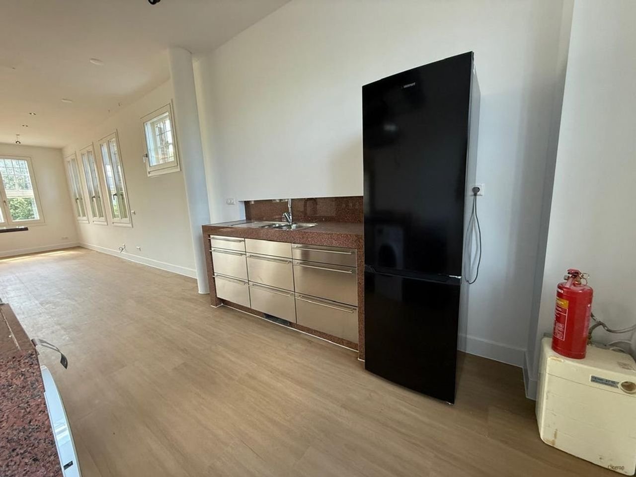 Renovated apartment in the heart of Dordrecht - Image 8