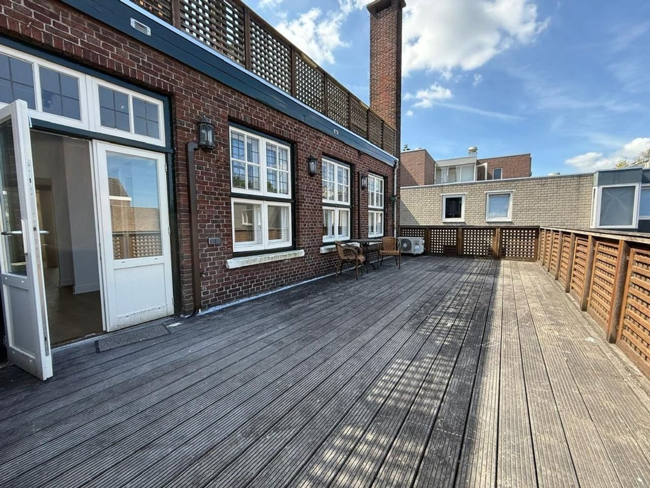 Renovated apartment in the heart of Dordrecht - Image 22