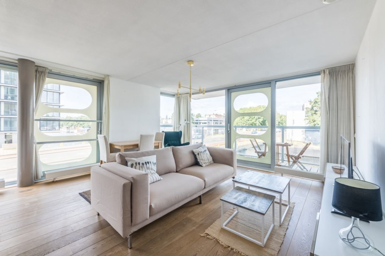 3-kamer appartement met balkon en parking - Afbeelding 2