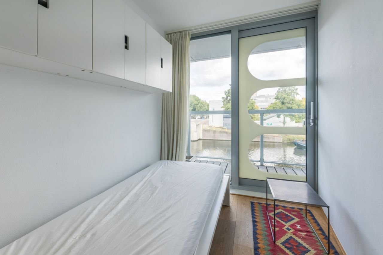 3-kamer appartement met balkon en parking - Afbeelding 8