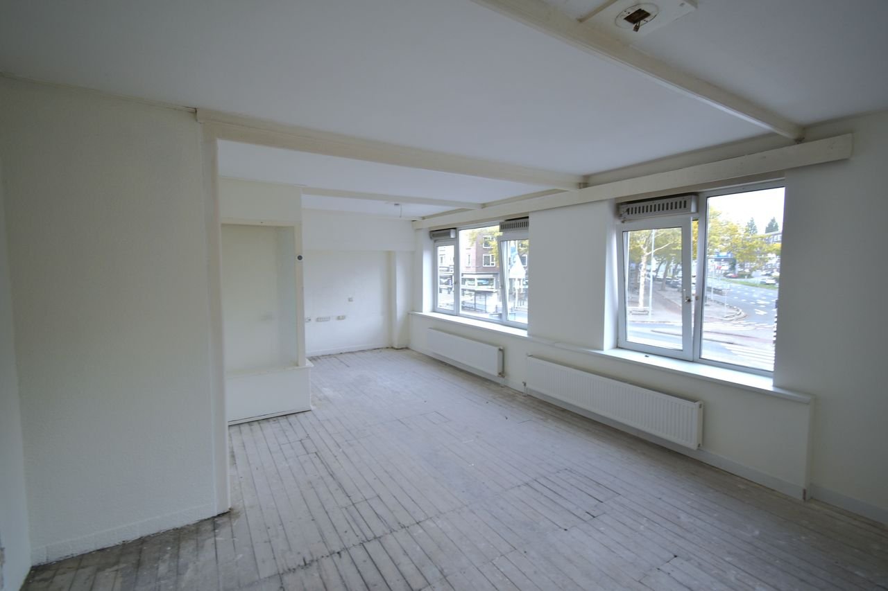 4-kamer appartement met balkon in Carnisse - Afbeelding 2
