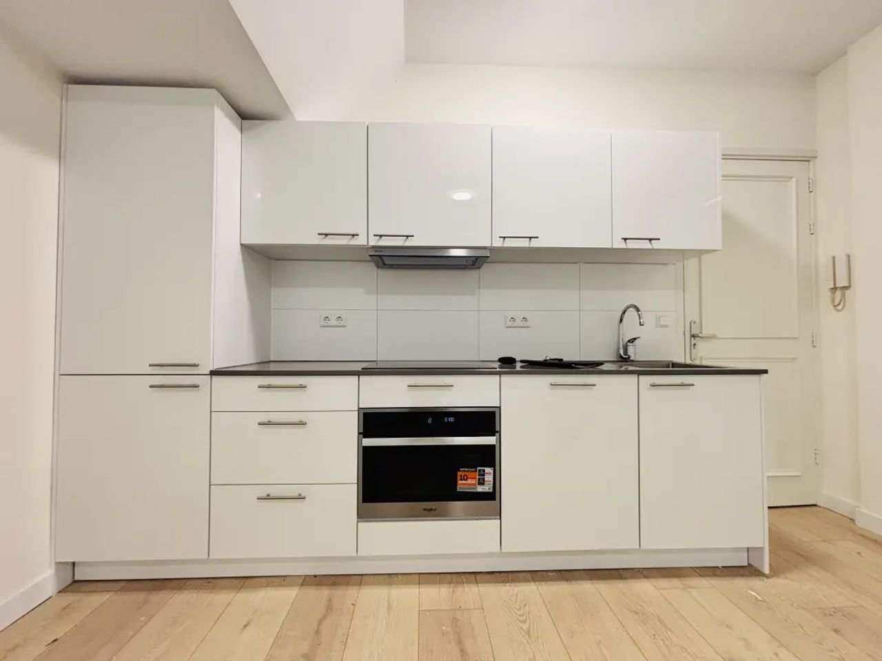 Benedenwoning met riante tuin in Bomenbuurt - Afbeelding 2