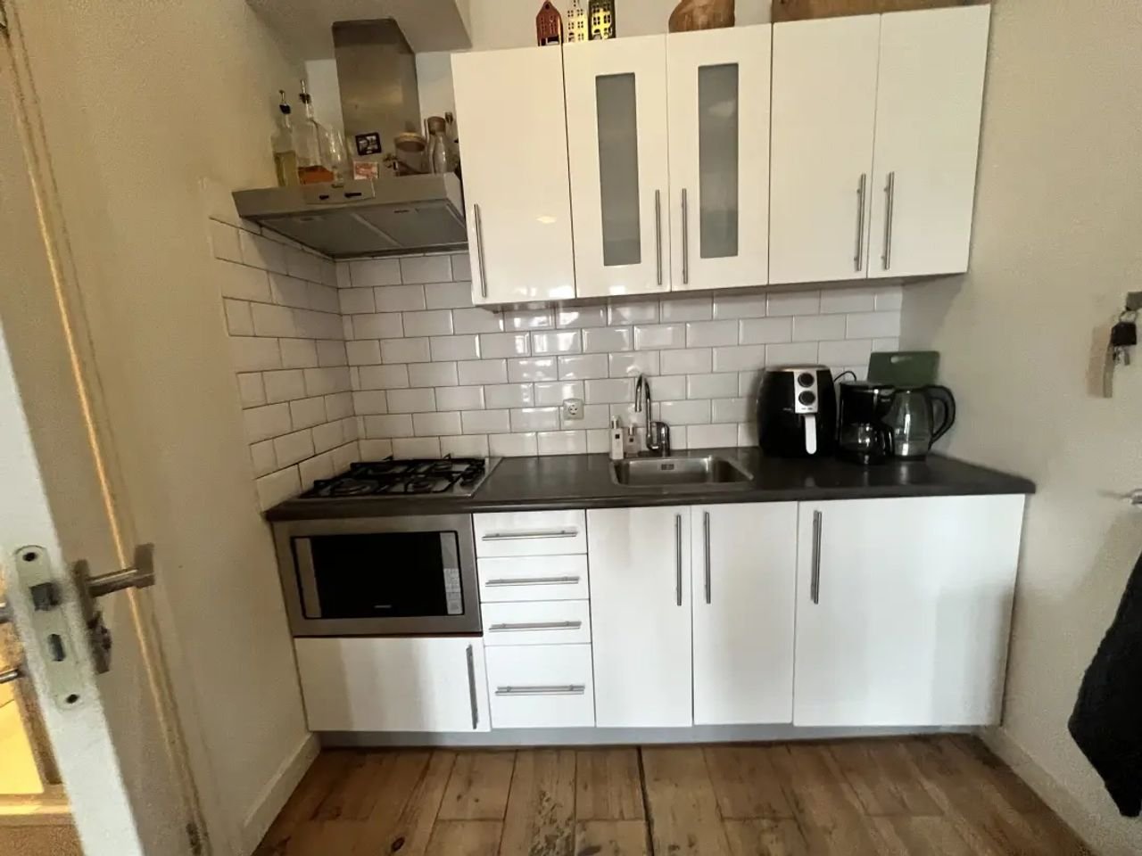 Starter apartment with balcony on Fahrenheitstraat - Image 2