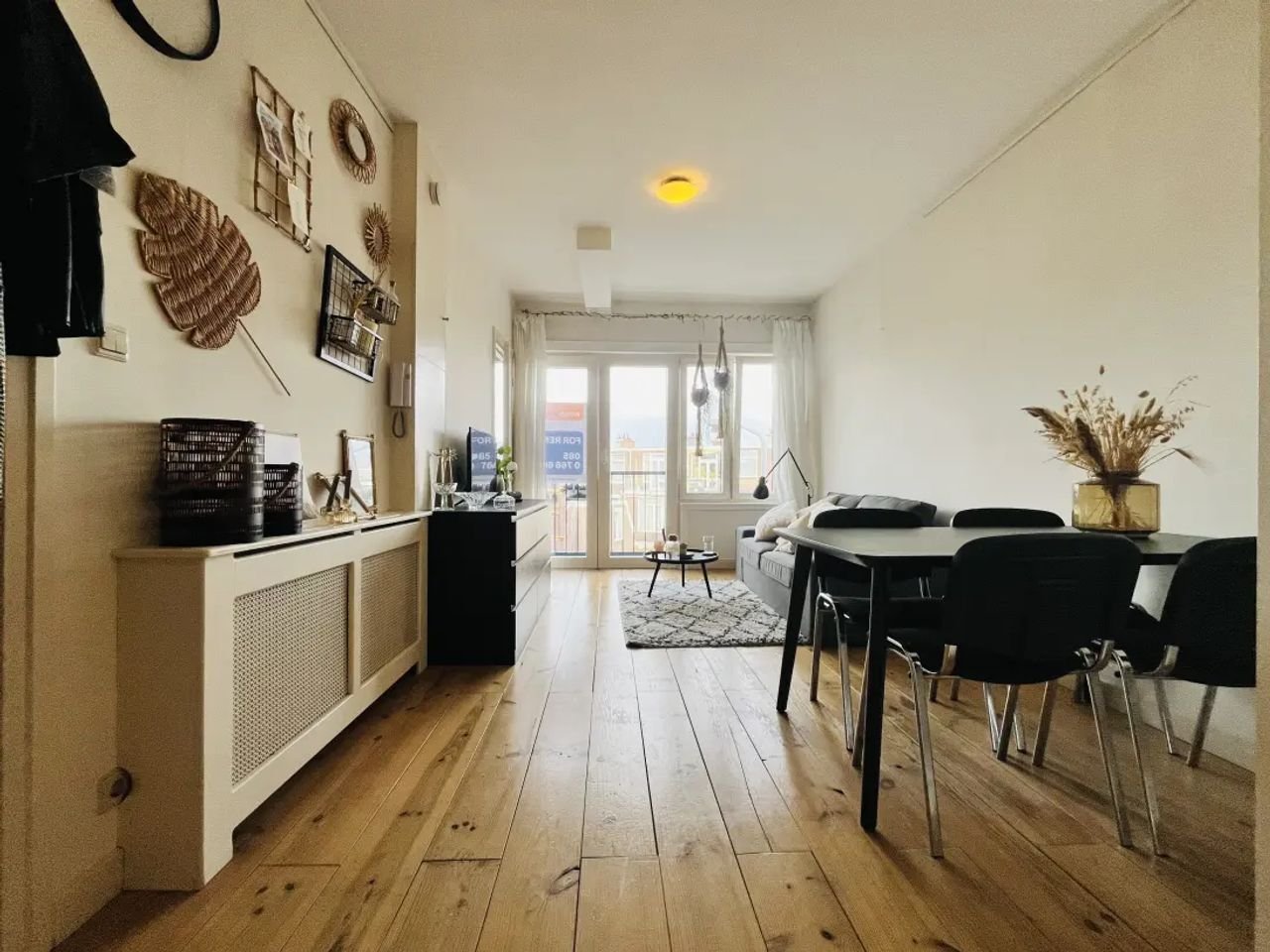 Starter apartment with balcony on Fahrenheitstraat - Image 1