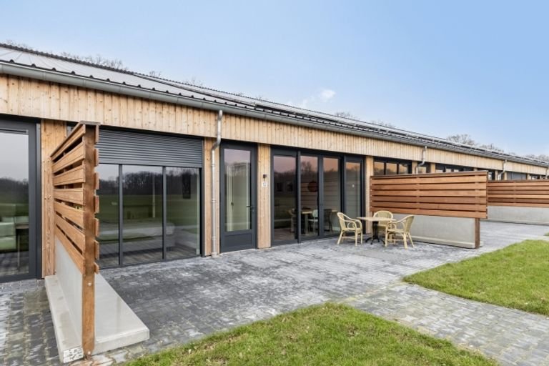 Furnished apartment with terrace - Image 24