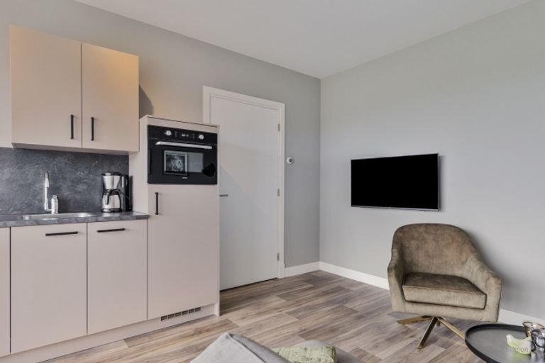 Furnished apartment with terrace - Image 14