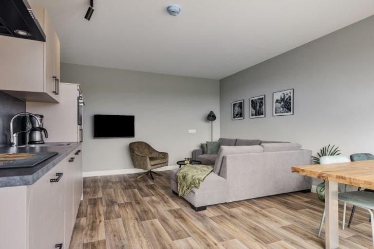 Furnished apartment with terrace - Image 12