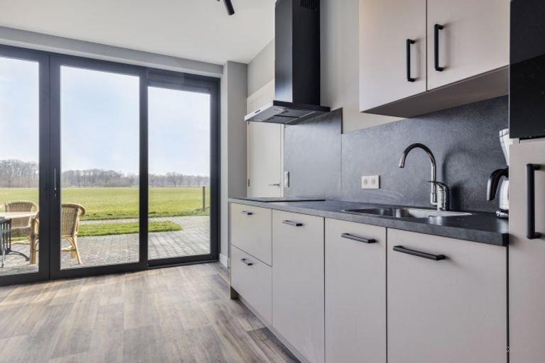 Furnished apartment with terrace - Image 7