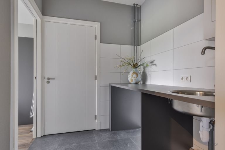 Furnished apartment with terrace - Image 16