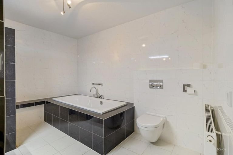 Royaal appartement met 42 m² terras - Afbeelding 21