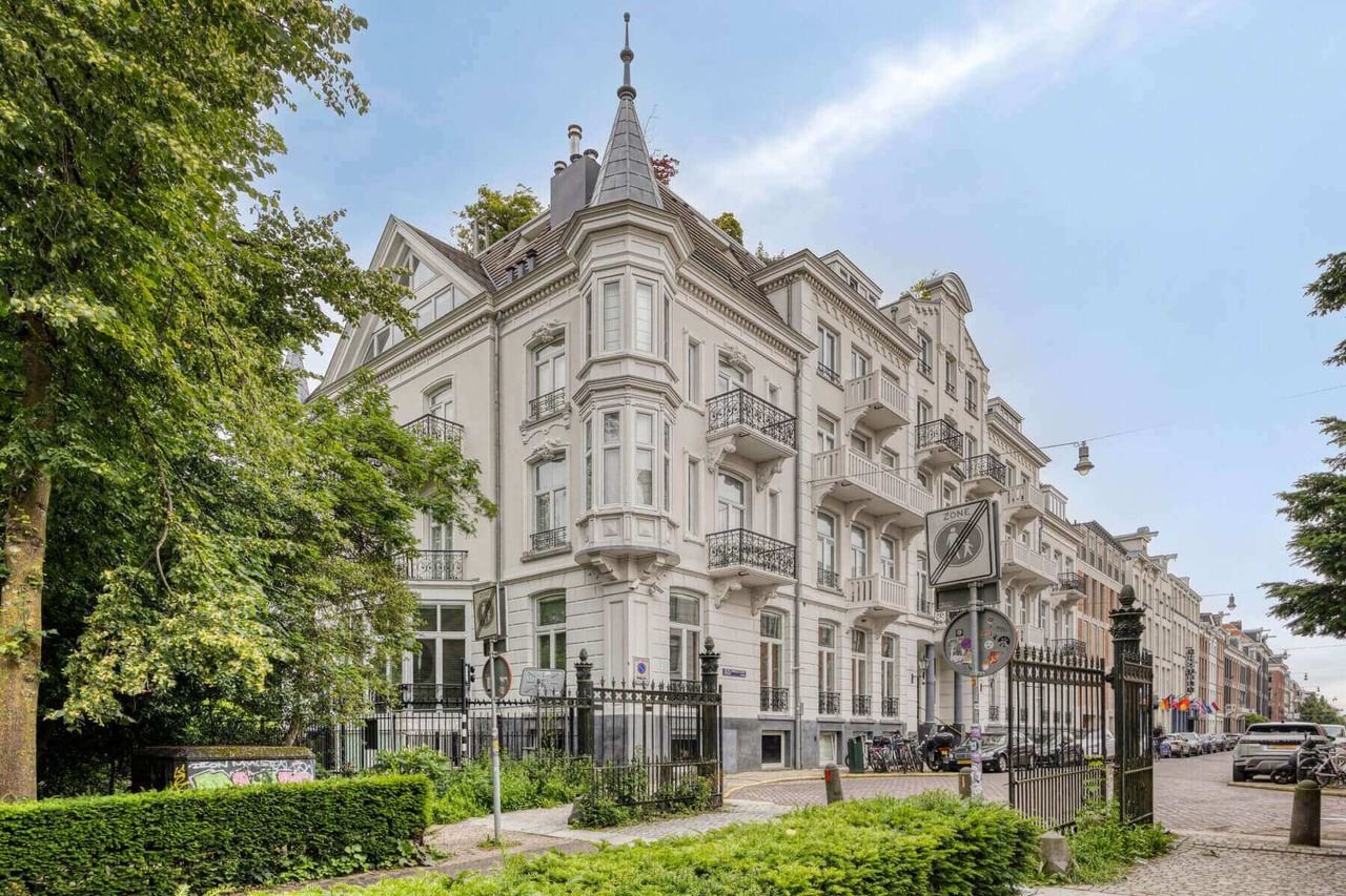 Luxe 142m² aan het Vondelpark met parking - Afbeelding 1