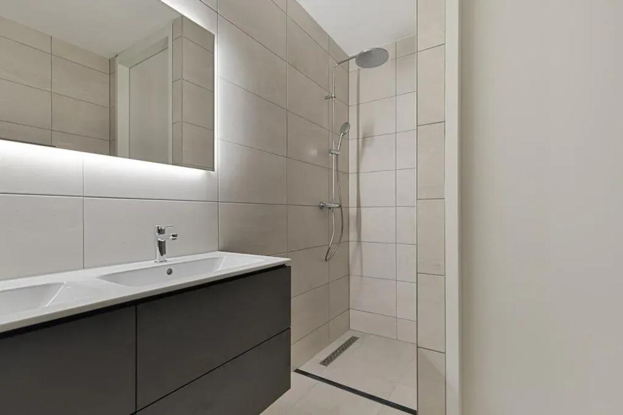 A+ nieuwbouwappartement met balkon in Hyde Park - Afbeelding 16