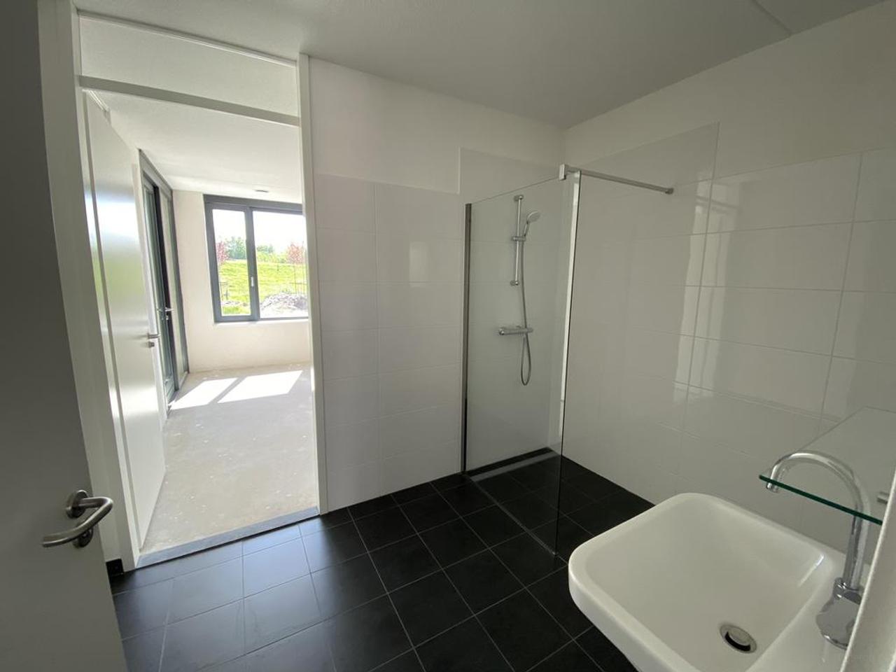 2-Bedroom Apartment with Balcony in Almere Buiten - Image 7