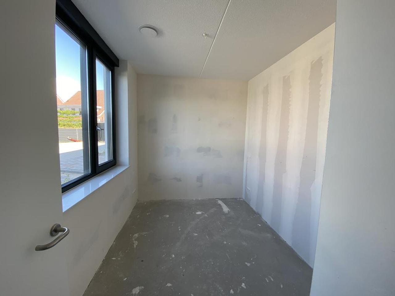 2-Bedroom Apartment with Balcony in Almere Buiten - Image 9