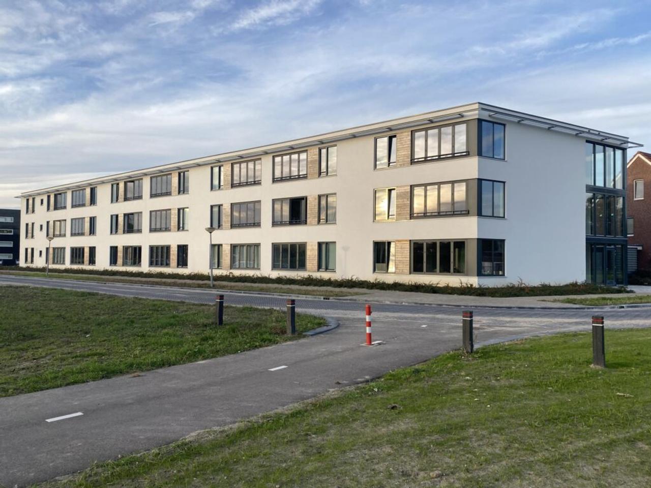 2-Bedroom Apartment with Balcony in Almere Buiten - Image 14