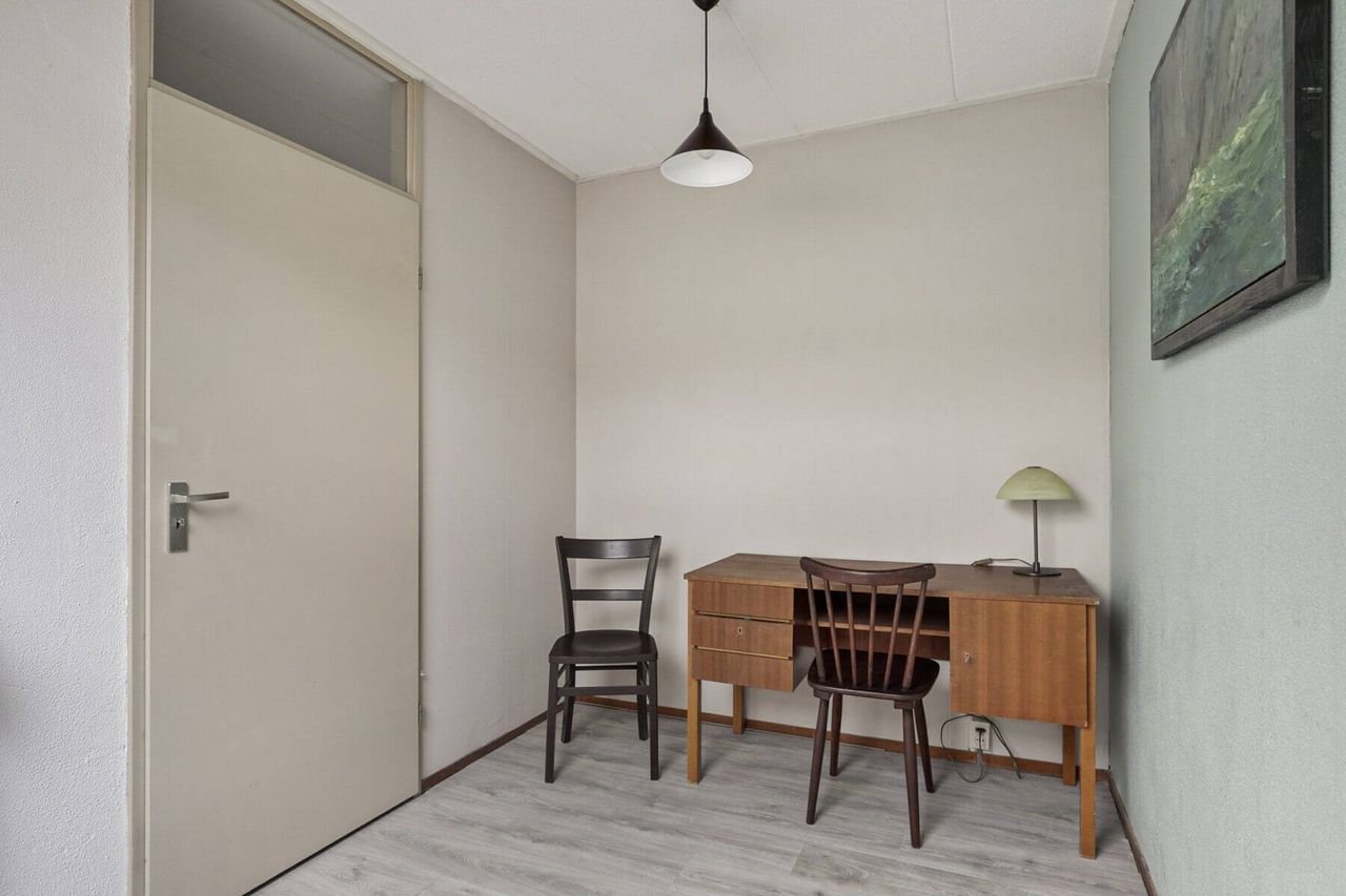 Semi-bungalow met tuin en carport in Tilburg - Afbeelding 23