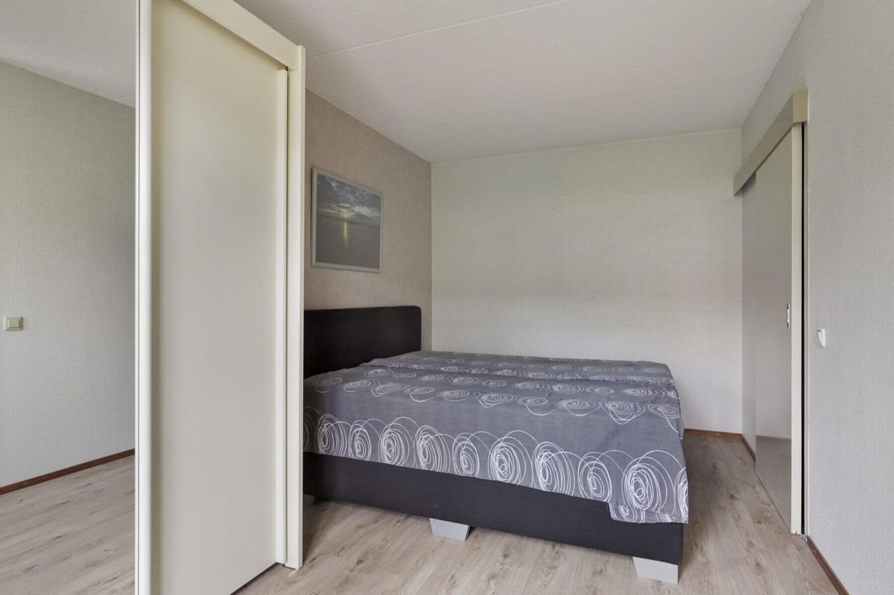 Semi-bungalow met tuin en carport in Tilburg - Afbeelding 11