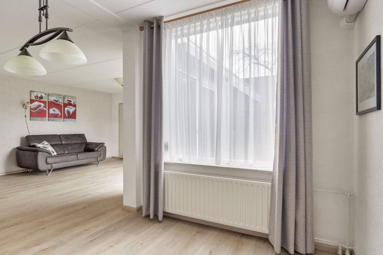 Semi-bungalow met tuin en carport in Tilburg - Afbeelding 6