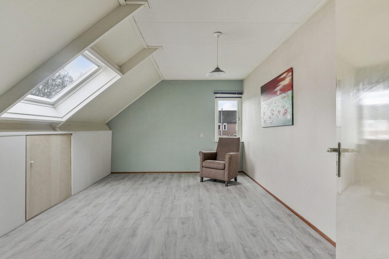 Semi-bungalow met tuin en carport in Tilburg - Afbeelding 19