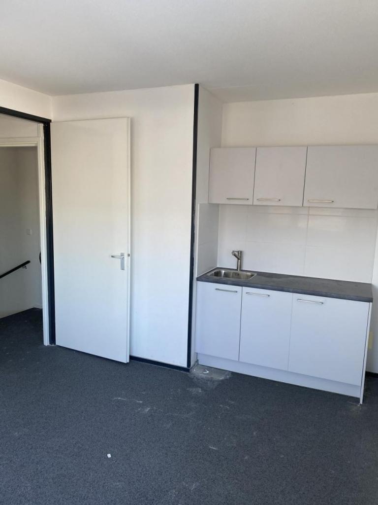 Studio met aparte slaapkamer Tilburg - Afbeelding 1