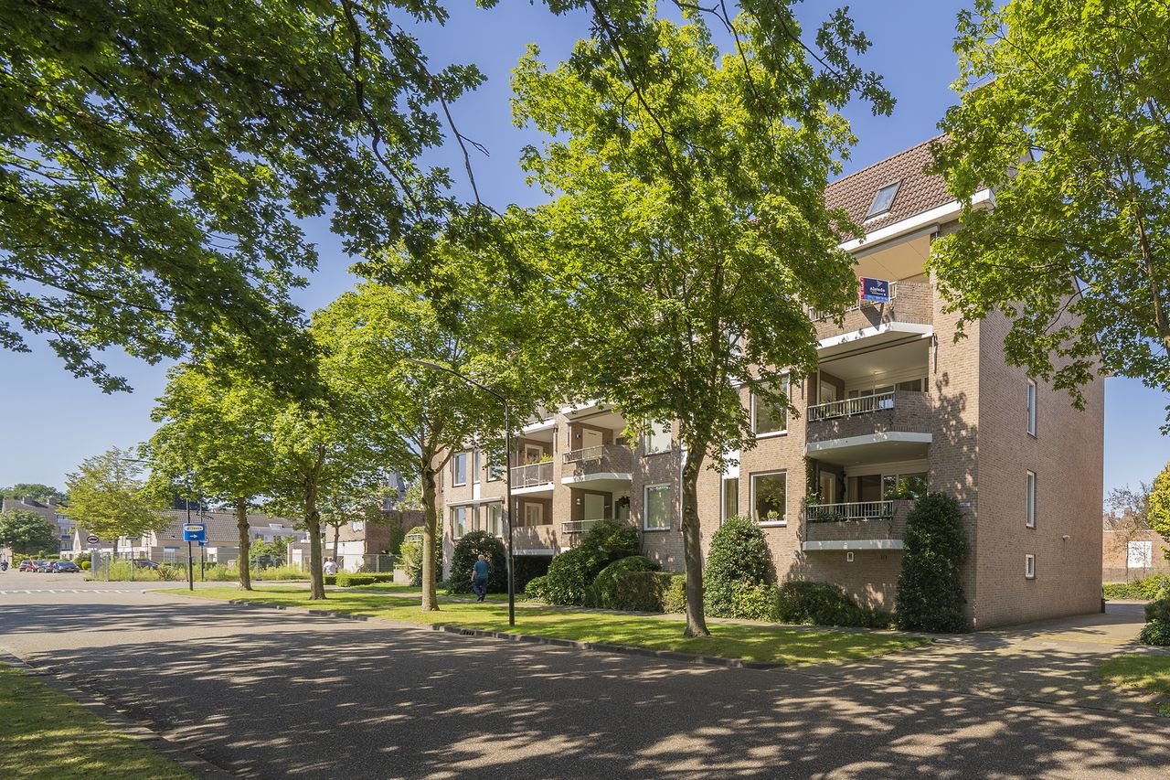 181 m² Maisonette on Vloeiweg - Image 1
