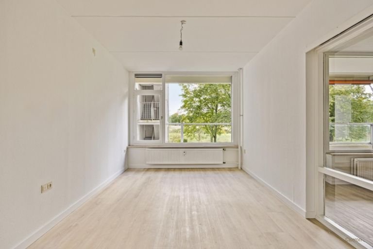 Renovated apartment for 55+ in Heerlen - Image 17
